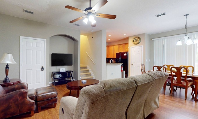 Trafalgar Village Casa | Updated retreat with pool access, W/D, AC, & patio - close to Disney Parks