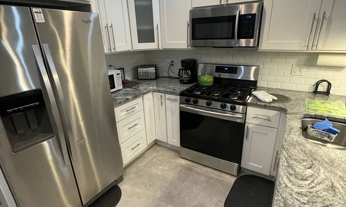 Point Breeze Casa | Updated South Philly Home - Central to the city and Stadiums