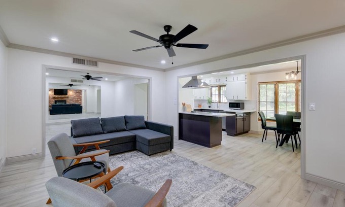 Raisin Casa | Updated Spacious Home