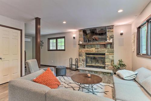 Reeders Casa | Updated Stroudsburg Home with Spacious Deck!