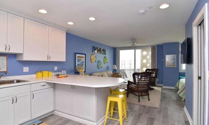 Rehoboth Beach Condominio | Updated Studio with Great Views!