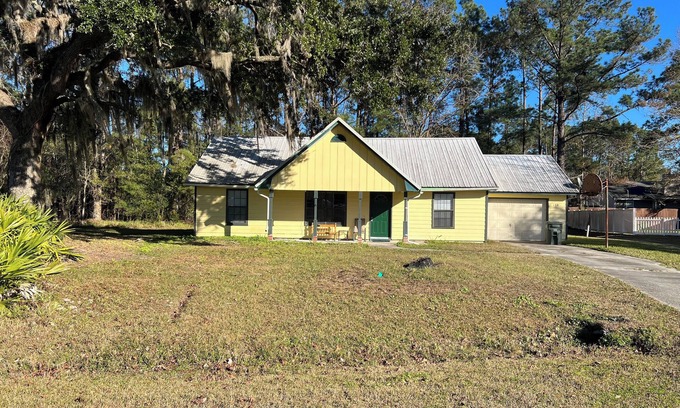Kingsland Casa | Updated to 6 beds.Near I-95,scenic train station.Cumberland. kingbay.GA. Beaches