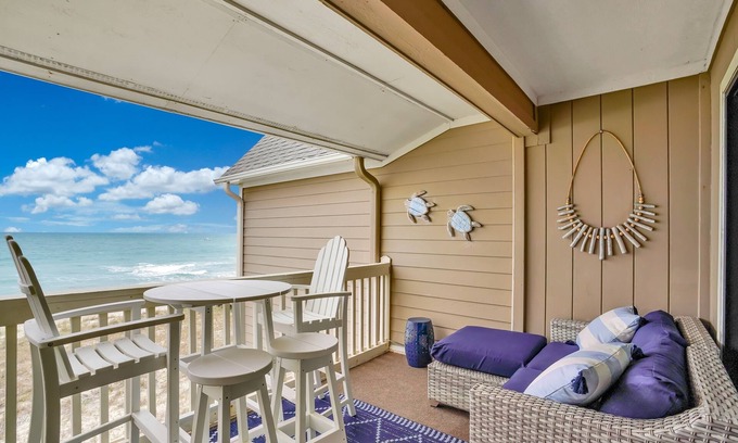 Wilmington Beach Condominio | ~Updated~ Top Floor Oceanfront Penthouse - Pool, Large Deck, Stunning Views!!