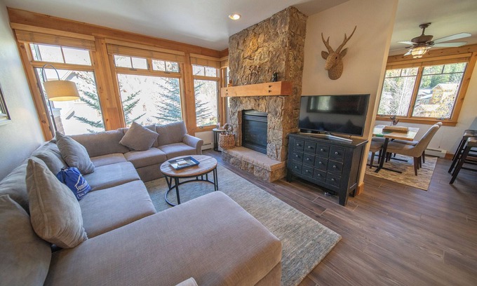 Keystone Casa | Updated Townhouse, Outdoor Pool & Hot Tubs Onsite