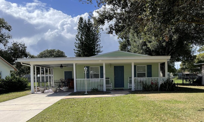 St. Cloud Casa | Upgraded, fully equipped 3 bedroom private home. Quiet location - near