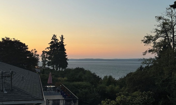 Boulevard Bluffs Casa | Nivel superior con una vista cercana a Boeing