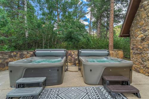 Cascade Casa | Upper Stone Lodge - Hot Tub & Game Room - Upper Unit