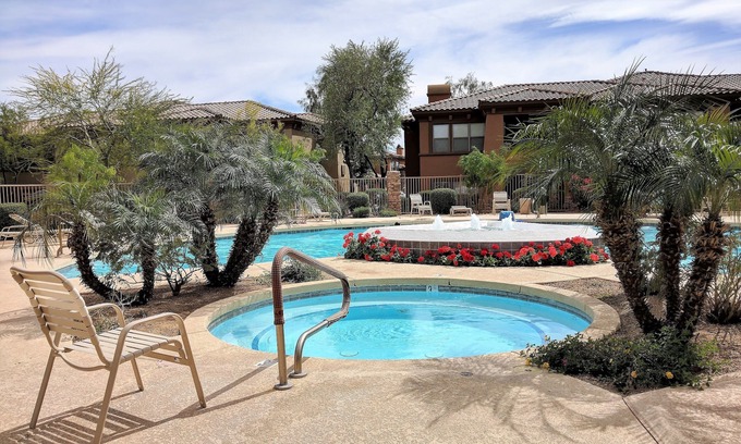 Village Fairways Condominio | Exclusivo condominio de 2 dormitorios en el norte de Scottsdale: tranquilo, piscina, wifi, golf, tiendas