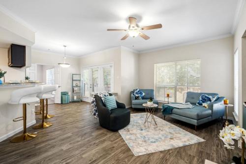Southwest Carrollton Apartamento | Upscale City Apartment with Pool , Fitness Center