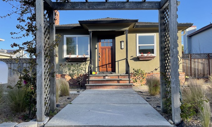 Half Moon Bay Casa | Cabaña de lujo: comodidad, estilo, comodidades y una cuadra de la playa