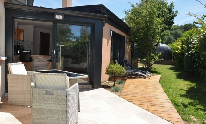 Heyrieux Apartamento | Upscale furnished apartment for 2 persons 40 m2 : SPA/Sauna/sports room/bikes