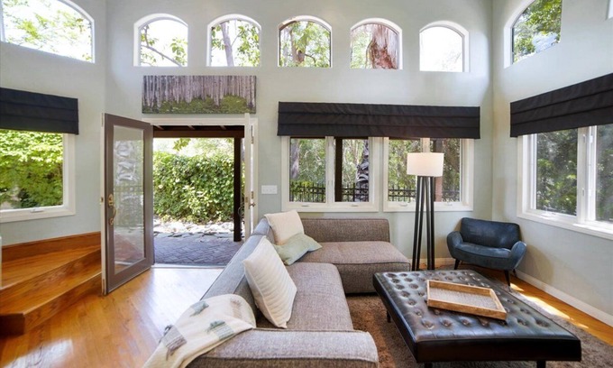Greenbriar Casa | UPSCALE GUEST HOUSE IN THE HILLS