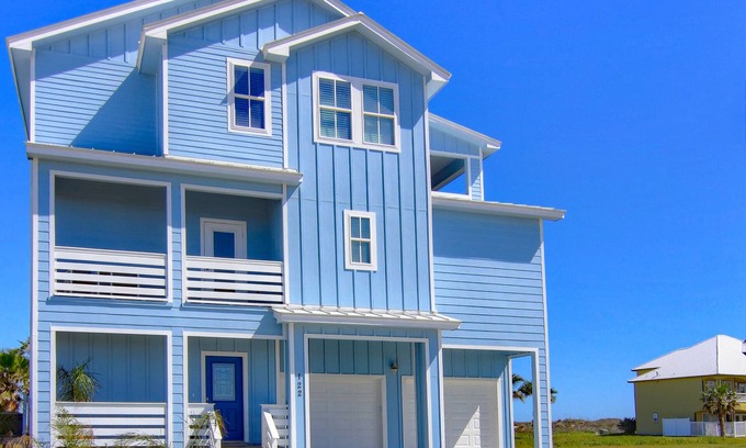Port Aransas Casa | Nueva casa de lujo! Acceso a la playa! Piscina comunitaria