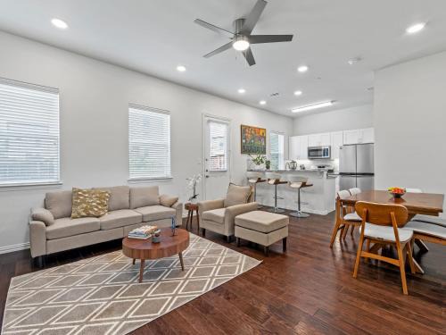 Irving Casa | Upscale Irving Townhome