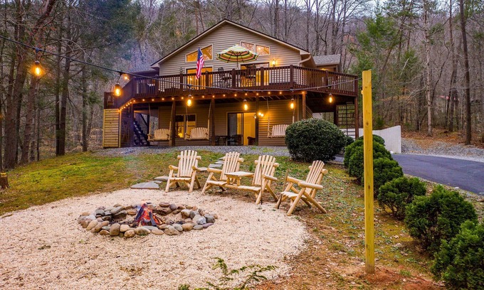 Lake Lure Casa | Upscale Lake Lure Cabin - Rumbling Bald Resort