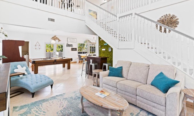 Miami Springs Casa | UPSCALE MANSION IN THE HEART OF MIAMI WITH POOL