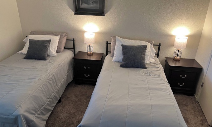 Rancho Cordova Apartamento | June Move In Special Fully Furnished Apt E