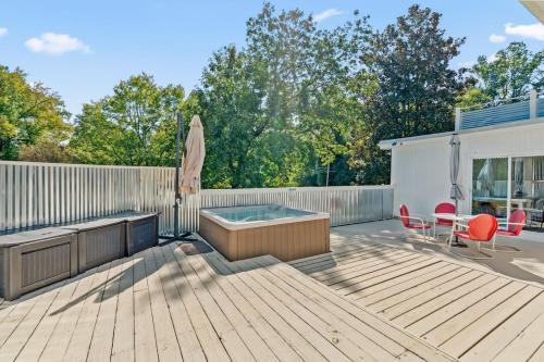 High Point Casa | Upscale Modern Home with perfect triad location