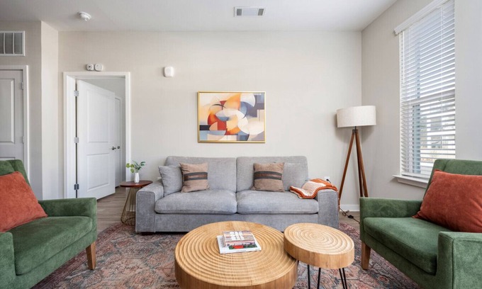 Athens Apartamento | Upscale, New Apt | Pool | Long Stays