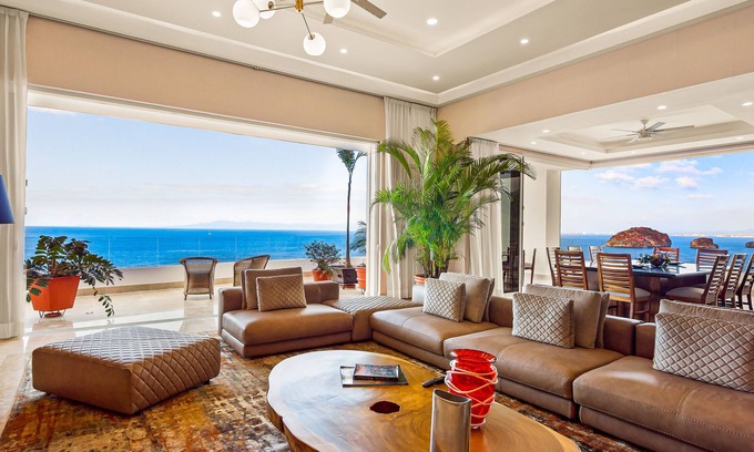Mismaloya Condominio | Upscale oceanfront condo with extensive balcony, pool & ocean views