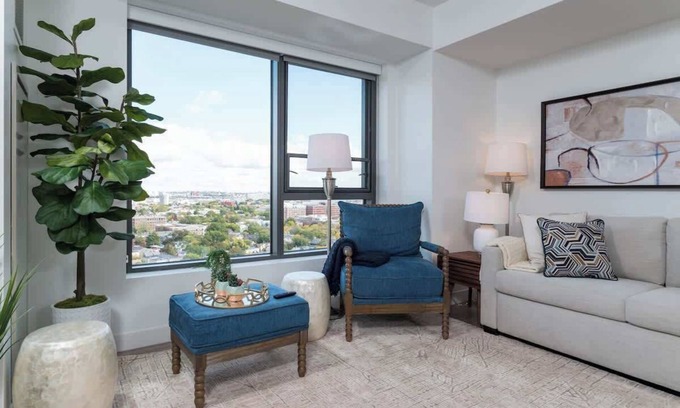 Central Square Apartamento | Upscale Penthouse near MIT & Harvard in Central Square!