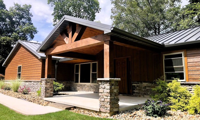 Dundee Casa | Upscale Ranch home in a peaceful, countryside setting.