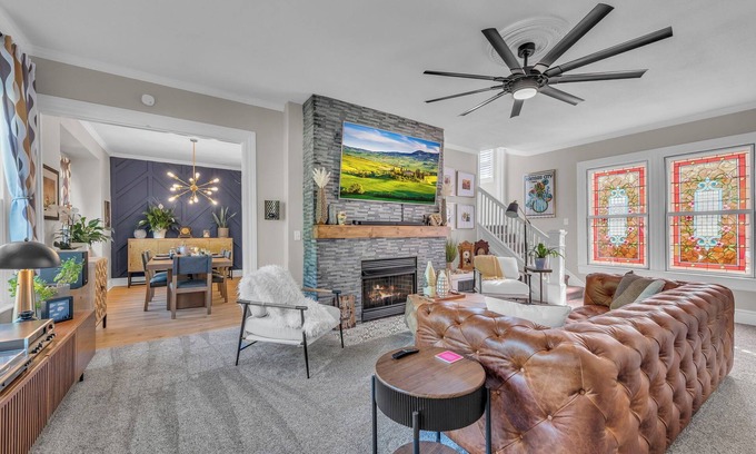 Independence Casa | Upscale Stay Near Truman, Stadiums, Historic Independence Square, & Downtown KC