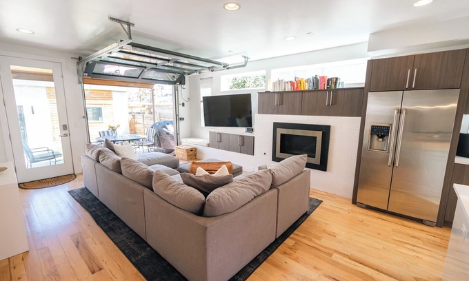 Sloan Lake Casa | Upscale Townhome in SloHi, Minutes From Downtown, 4BR, Kid Friendly