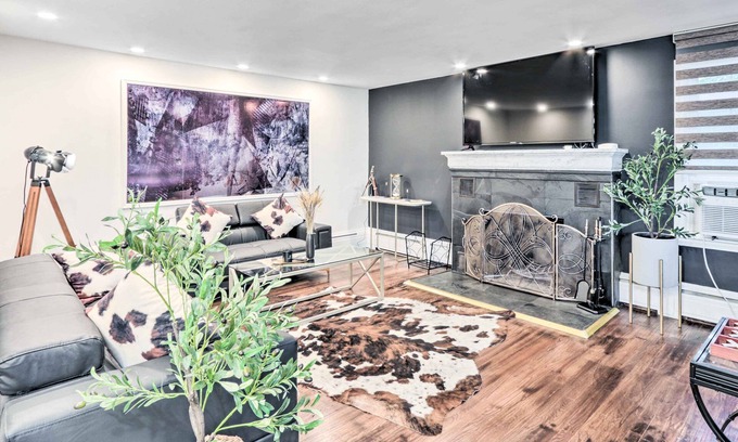 Waterbury Cabaña | Upscale Waterbury Retreat w/ Indoor Hot Tub!