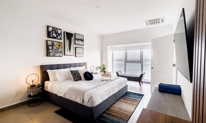 Oranjestad Condominio | Upscaled and modern OCEANFRONT apartment