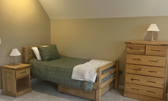 Millboro Apartamento | Upstairs Pill Box