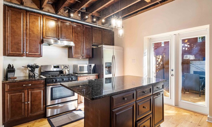 Bluff Casa | Uptown Stay *Near PPG Paints*