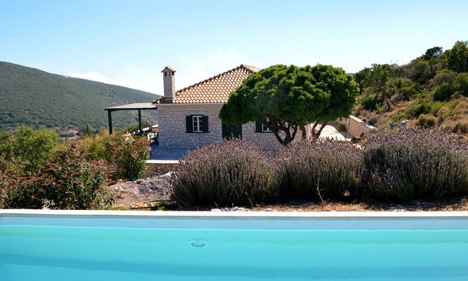 Evgiros Villa | Exclusiva villa de lujo, piscina privada, vistas al mar Jónico desde todas las habitaciones y espacios