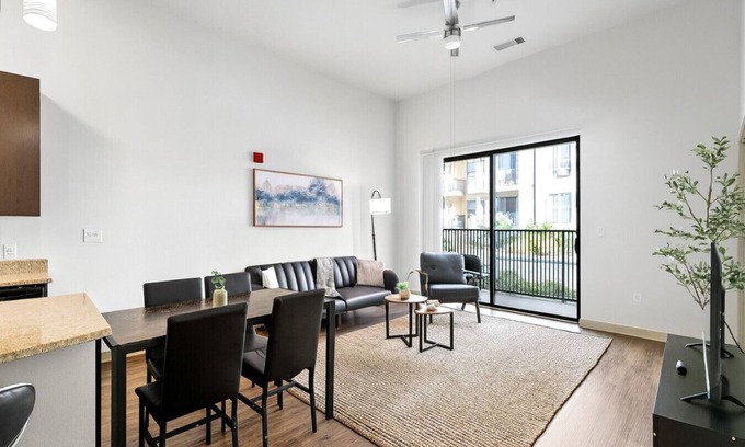 Five Points South Apartamento | Urban 1BR Apartment | Prime Location