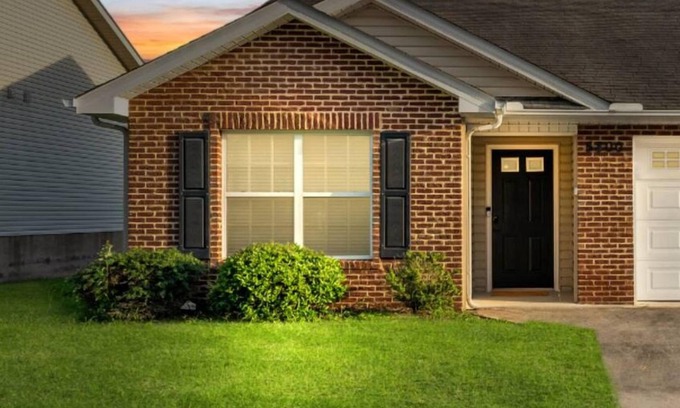 Knoxville Casa | Urban 2BD Retreat - 15 mins to Dtwn Knoxville