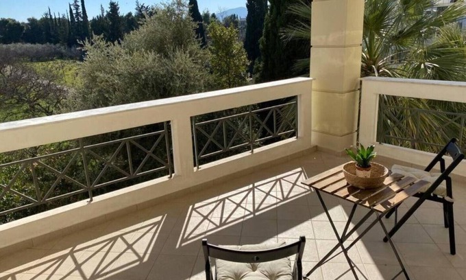 Marousi Apartamento | Urban Apartment in Marousi with Rural View