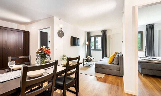 Obere Au Apartamento | Urban Apartment with 2 Bedrooms