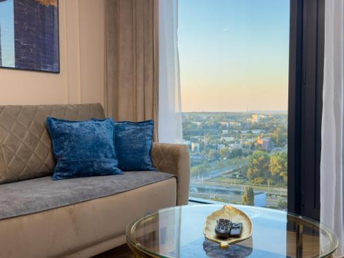 Katowice Apartamento | URBAN APARTMENTS GLOBAL SkyLine, 25th floor No 05, Free Garage, Self Check-in, No Deposit