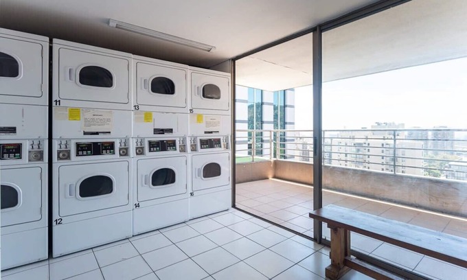 Bellas Artes Apartamento | Urban Burgundy - 1BR, Metro, Wifi, TV