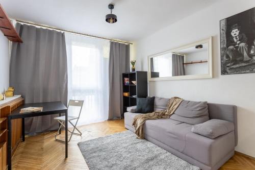 Mirow Apartamento | Urban Chic - Cozy One-Bedroom in Warsaws Vibrant Center, Żelazna Street