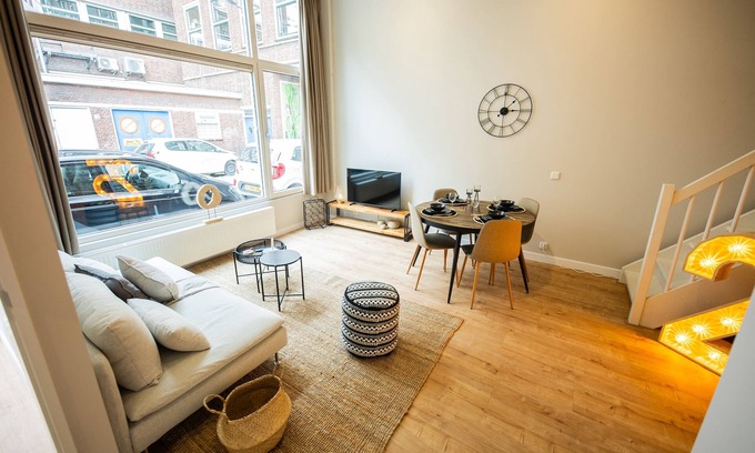 Stadsdriehoek Villa | Urban Elegance 3BDR Apartment BSH