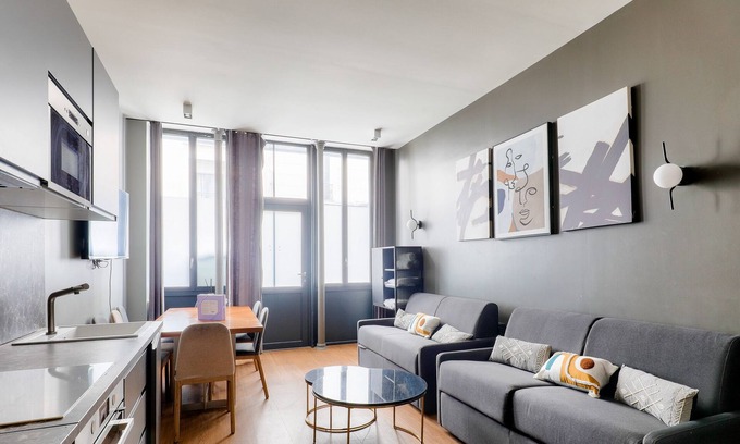 Quartier Saint-Ambroise Apartamento | Urban Flat 136 - Luxury 4BDR Duplex in Center of Paris