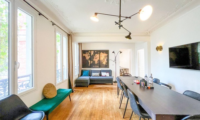 Porte-Saint-Martin Apartamento | Urban Flat 99 - Spacious 6 BDR Apartment in Paris