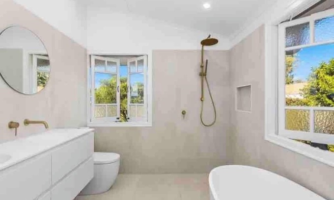 Newtown Casa | Urban Getaway Ipswich 4 x ensuite bath