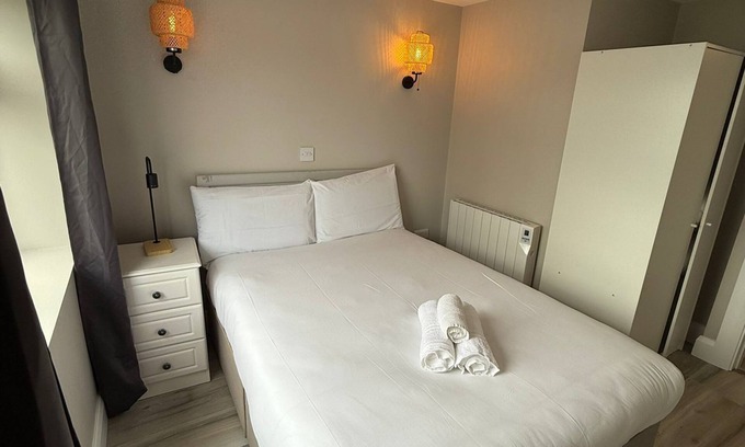 Galway City Centre Apartamento | Urban Lakeside Apartment Galway City Centre