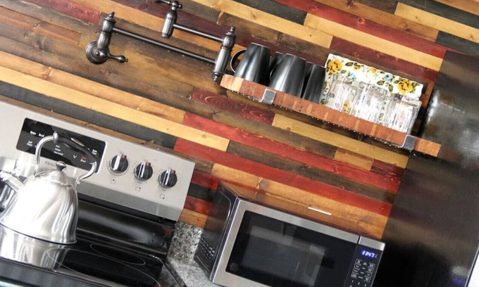 Perryville Apartamento | Urban Loft #4 BLACK · Urban Loft above BrewCo & Restaurant