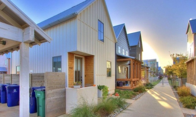 Central Oklahoma City Casa | Urban-Modern Bungalow in Wheeler District close to Downtown