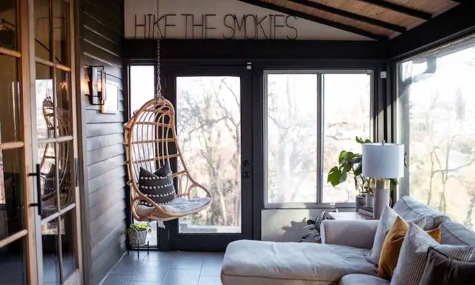 Knoxville Casa | Urban Mountain Home—1 mile from UT Campus, Convention Center, Downtown Knx