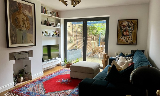 Clissold Casa | Urban Oasis Chic 1BR Flat with Spacious Garden