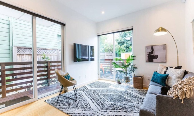 Bernal Heights Condominio | Urban Oasis! Modern Mission-Bernal 2BR, 30+ Nights